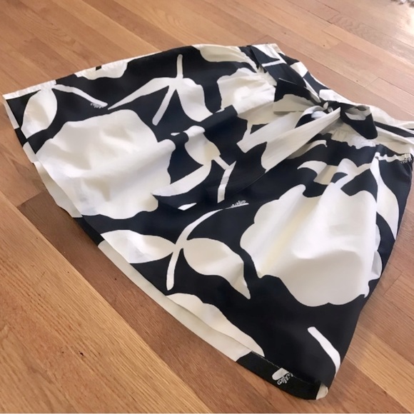 Lilly Pulitzer Party Skirt in Black Soirée Print w/ Removable Self-Tie Sash Bow - Picture 7 of 12